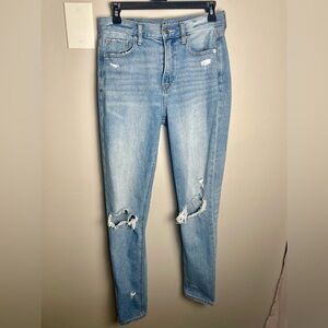 American Eagle Outfitters Distressed Mom Jeans size 4 Long